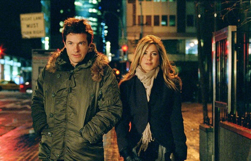 jason bateman marchant a cot   de jennifer aniston