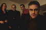 la famille de vampire devant un cadavre