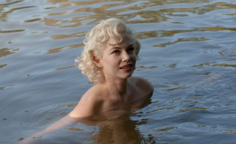 michelle-williams-dans-l-eau-jpg