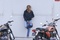 lea seydoux entre 2 motos