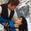 armie-hammer-au-dessus-de-lily-collins-jpg