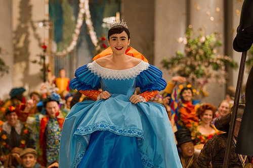 lily-collins-heureuse-jpg