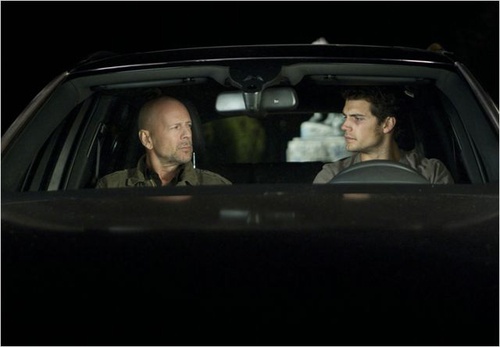 bruce-willis-henry-cavill-jpg