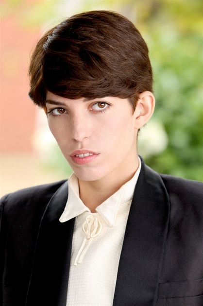 portrait de lou doillon