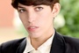 portrait de lou doillon