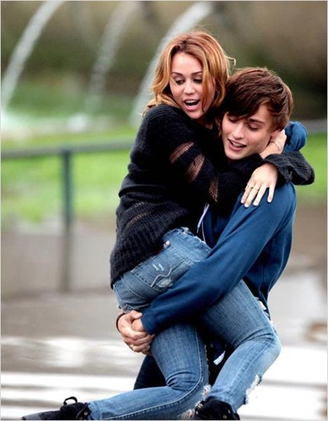 douglas-booth-miley-cirus-jpg