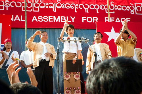 michelle-yeoh-pour-the-lady-jpg