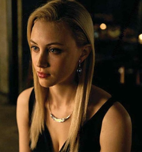 sarah-gadon-sur-le-plateau-de-cosmopolis-jpg