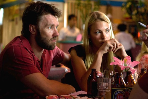 joel-edgerton-et-mirrah-foulkes-jpg