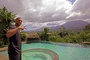 will-smith-devant-sa-piscine-jpg