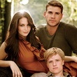 jennifer-lawrence-josh-hutcherson-et-liam-hemsworth-the-hunger-games-jpg