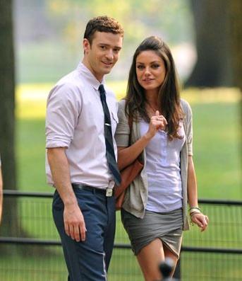 justin-timberlake-marchant-avec-mila-kunis-jpg