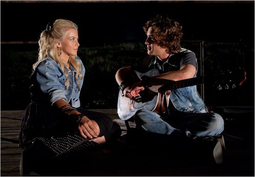 julianne-hough-diego-boneta-jpg