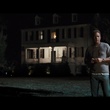 kevin-costner-devant-sa-maison-jpg