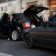 stephanie-crayencour-descendant-de-la-voiture-jpg