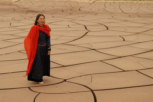 urna-chahar-tugchi-dans-le-desert-jpg