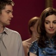 jim-sturgess-regardant-anne-hathaway-jpg