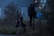 yvan-attal-stoppant-un-homme-jpg