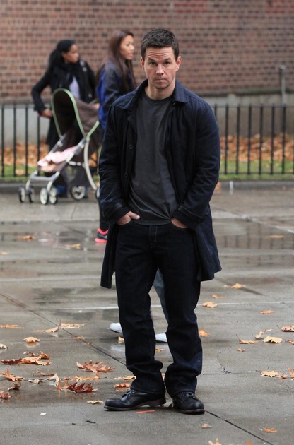 mark-wahlberg-dans-la-rue-pour-broken-city-jpg