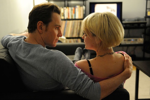 michael-fassbender-carey-mulligan-de-dos-jpg
