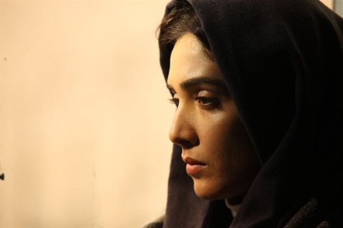 leyla-zareh-de-profil-jpg