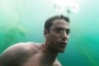 un-homme-dans-l-eau-jpg