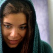 fille-aec-capuche-jpg