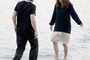 photo-de-tournage-knights-of-cups-natalie-portman-christian-bale-png-500x630-q95-jpg