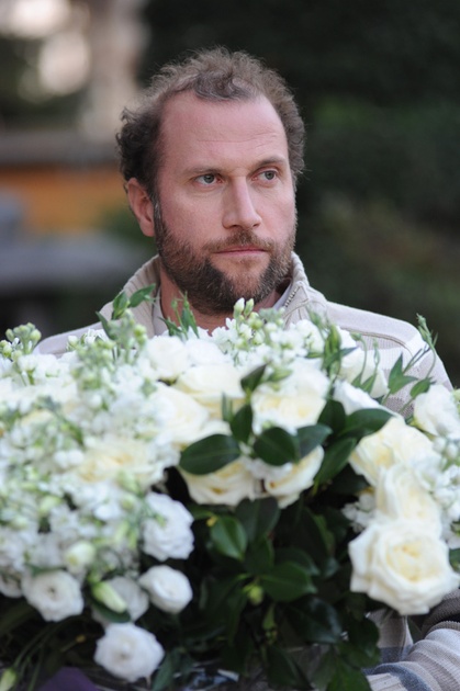 francois-damiens-bouquet-de-roses-jpg