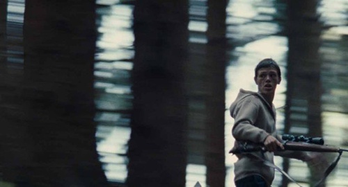 franck-falise-court-dans-les-bois-pour-le-film-la-fin-du-silence-jpg