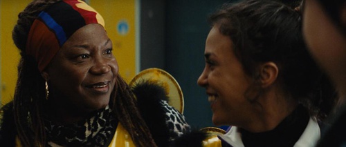 firmine-richard-et-alice-belaidi-dans-le-film-les-tribulations-d-une-caissiere-jpg