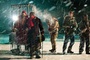 le-pere-noel-est-emprisonnee-dans-le-film-pere-noel-origines-jpg