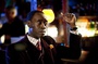 don-cheadle-au-bar-dans-l-irlandais-jpg