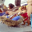 alvin-vole-une-creme-solaire-alvin-et-les-chipmunks-jpg