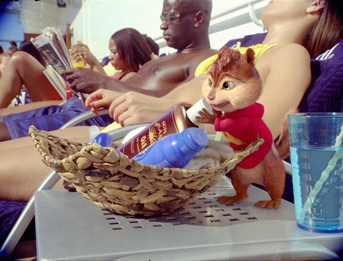 alvin-vole-une-creme-solaire-alvin-et-les-chipmunks-jpg