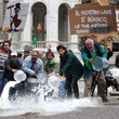 manifestation-dans-l-empire-des-rastelli-jpg