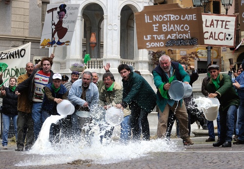 manifestation-dans-l-empire-des-rastelli-jpg