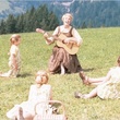 julie-andrews-au-centre-jpg