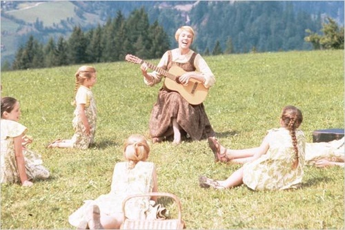 julie-andrews-au-centre-jpg