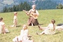 julie-andrews-au-centre-jpg