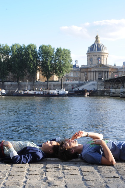 esther-comar-et-martin-cannavo-bord-de-seine-jpg
