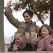 vanessa-paradis-et-ses-enfants-jpg