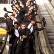 une-troupe-de-danseurs-jpg