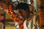 penelope-wilton-et-dev-patel-jpg