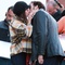 clive-owen-embrassant-mila-kunis-jpg - Blood Ties 