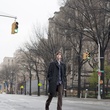 freddie-highmore-dans-la-rue-jpg