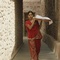 freida-pinto-serveuse-jpg - Trishna  