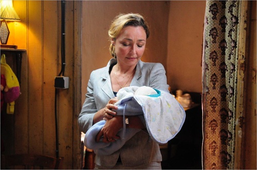catherine-frot-et-un-bebe-jpg