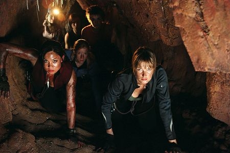 saskia mulder natalie mendoza shauna macdonald - The Descent