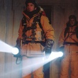 dennis quaid decouvrant les survivants